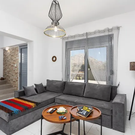 Livis 2 Villa Kiotari